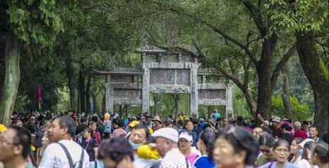 &ldquo;惠游湖北&middot;豫約襄陽&rdquo;古隆中景區迎萬人跨省旅游團